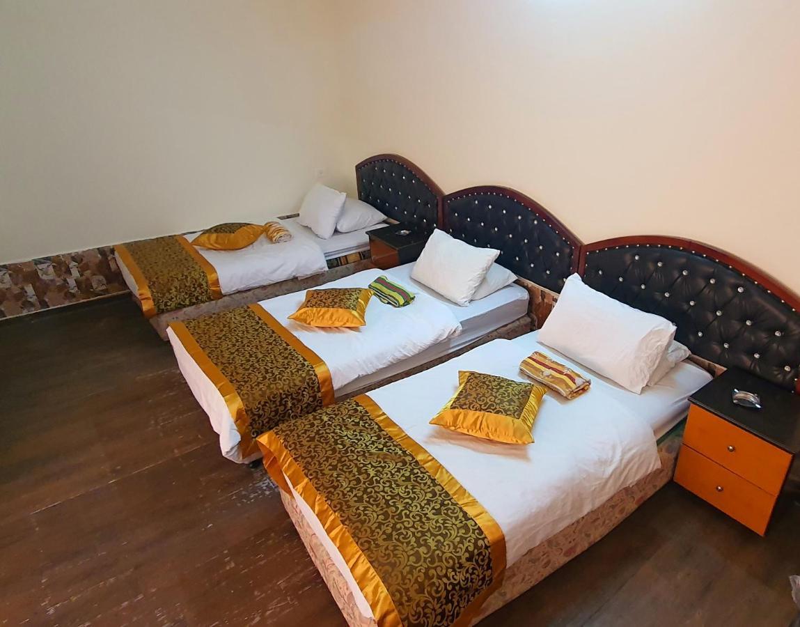 Crystal Hotel فندق كريستال Nablus Esterno foto