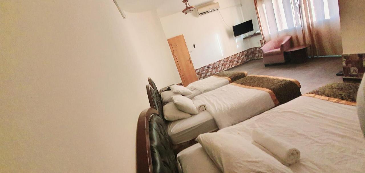 Crystal Hotel فندق كريستال Nablus Esterno foto