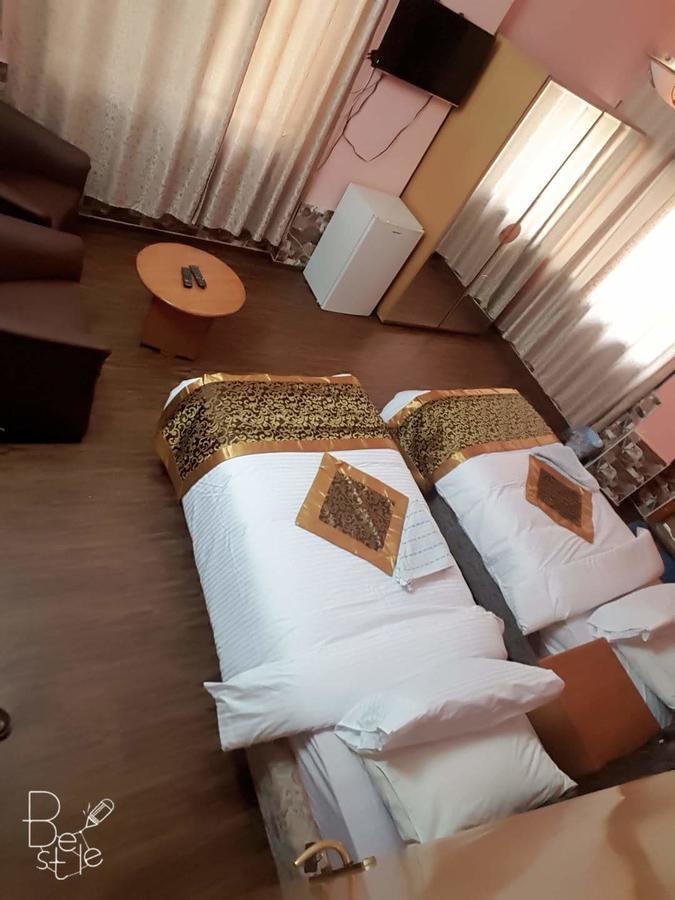 Crystal Hotel فندق كريستال Nablus Esterno foto