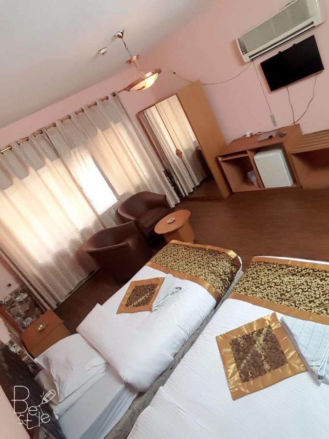 Crystal Hotel فندق كريستال Nablus Esterno foto