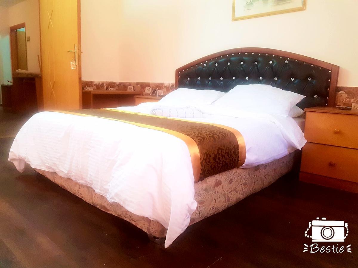 Crystal Hotel فندق كريستال Nablus Esterno foto