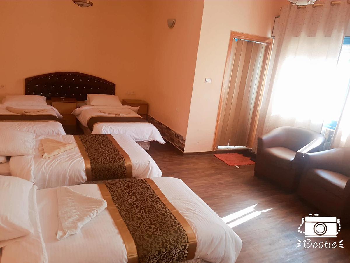 Crystal Hotel فندق كريستال Nablus Esterno foto