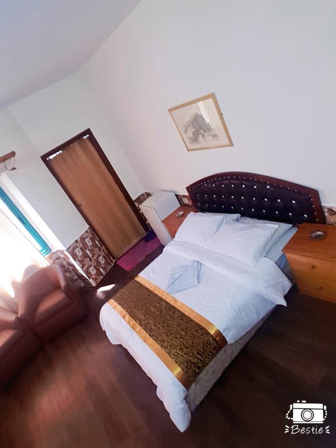 Crystal Hotel فندق كريستال Nablus Esterno foto
